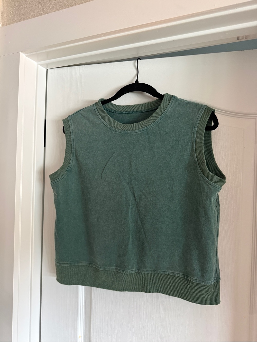 Amazon Women's Sleeveless Crewneck Two Tone Green Stone Wash Tank Top / Size M